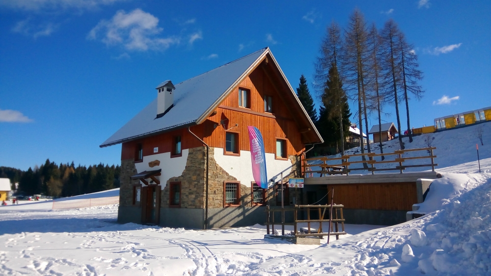 APARTMÁNOVÝ DŮM STALI DI LAUSC 